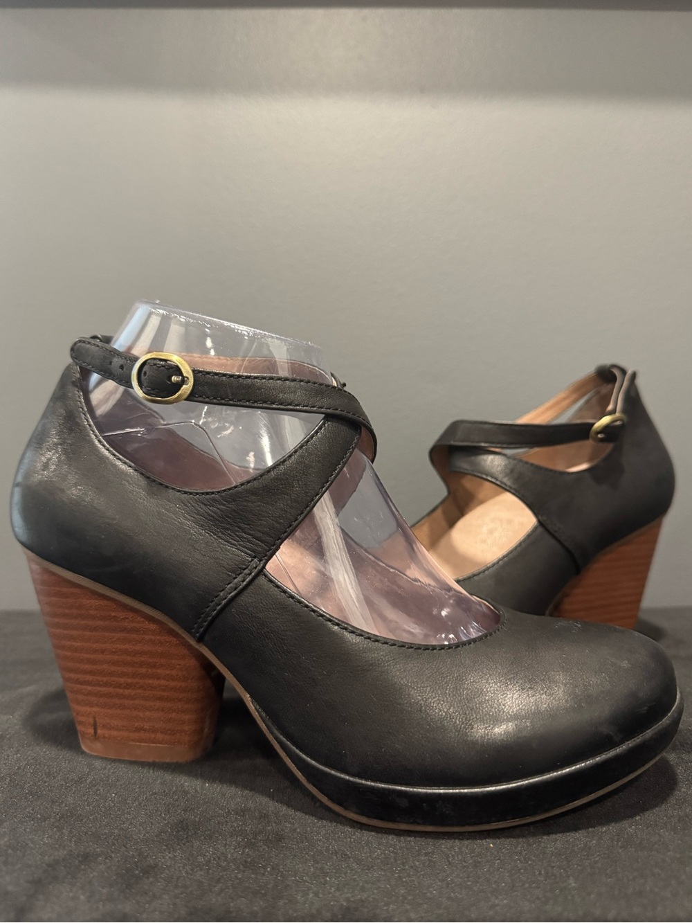 Dansko Mary Jane Criss Cross Strapped Heels Size EU 38 or U.S. 7.5/8